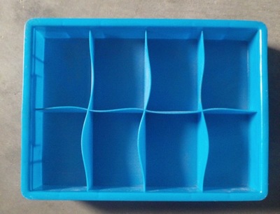 【山东直销小零件盒。塑料工具盒子。内有分隔。】 -